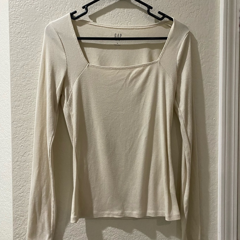 Women’s gap size small, ribbed square neck, long sleeve